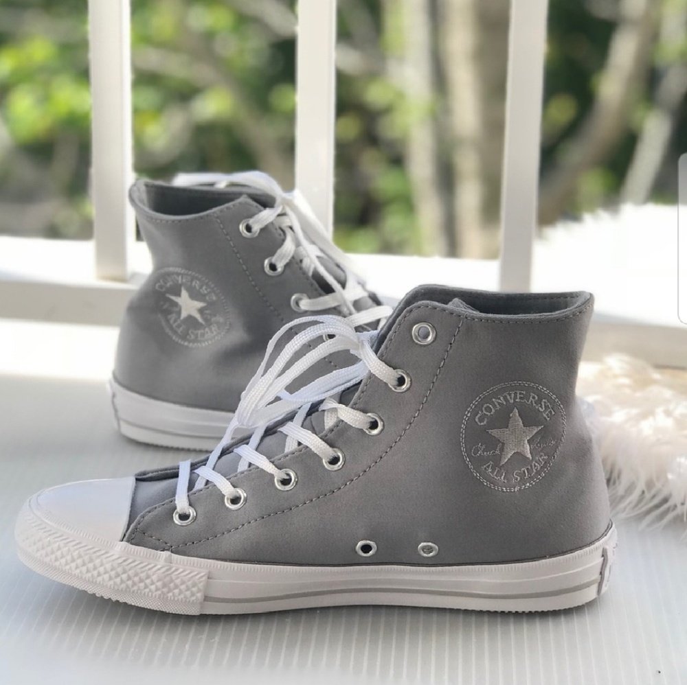 NWT Chuck Taylor All Star HighTops ☆